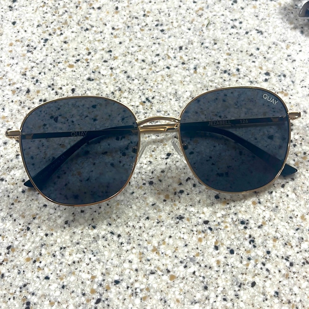 Quay Jezabell Sunglasses